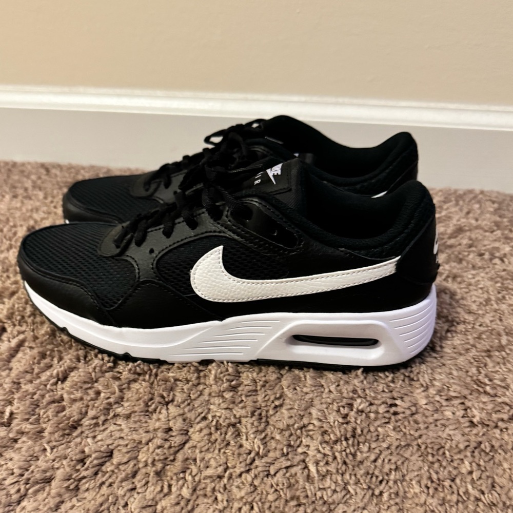 Women’s Nike Air Max SC, Size 8M - New Without Box